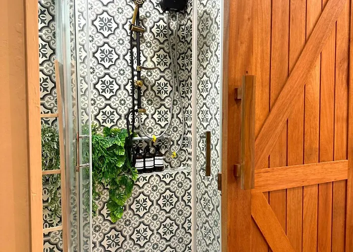 3 Bedroom Entire Townhome 8 Mins From Mrt Huaikwang Bangkok