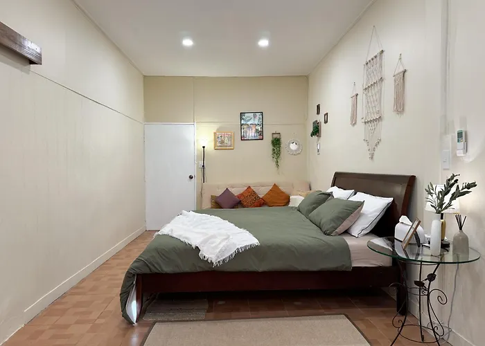 Ferienhaus 3 Bedroom Entire Townhome 8 Mins From Mrt Huaikwang