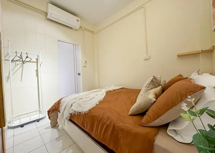 3 Bedroom Entire Townhome 8 Mins From Mrt Huaikwang Ferienhaus *