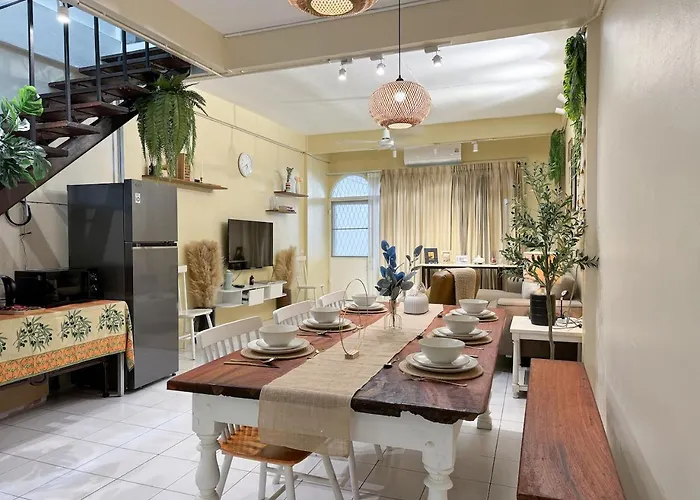 3 Bedroom Entire Townhome 8 Mins From Mrt Huaikwang Ferienhaus *
