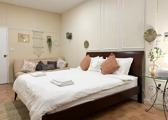 3 Bedroom Entire Townhome 8 Mins From Mrt Huaikwang * Bangkok